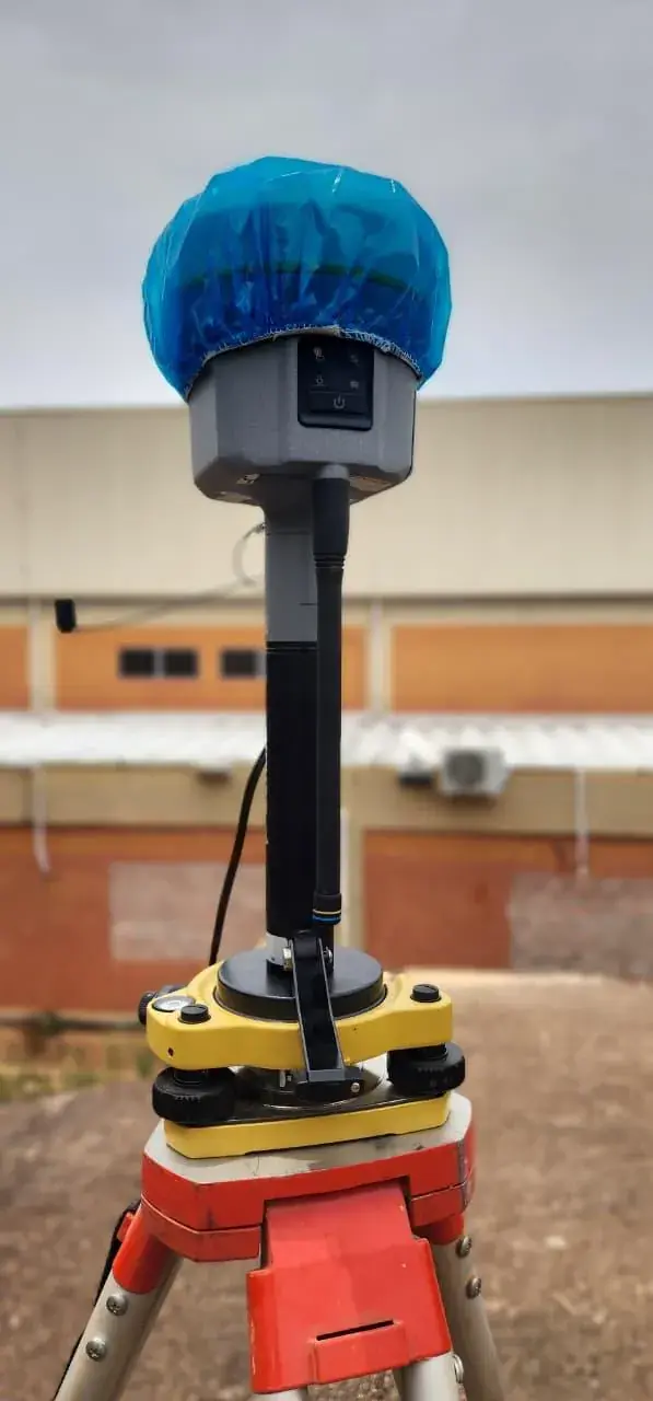 GPS Trimble R-980 para levantamentos topográficos